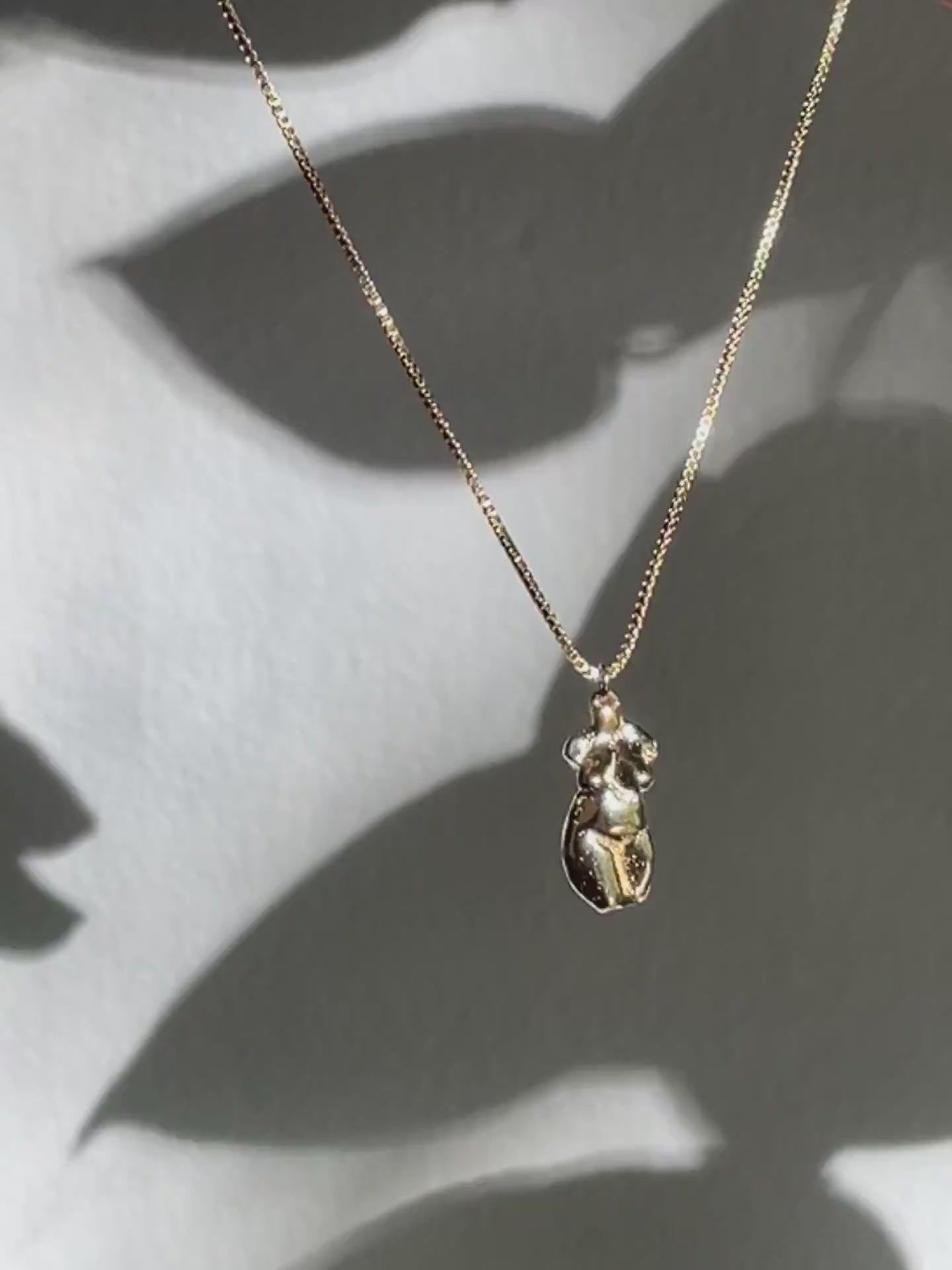 Bella Pendant