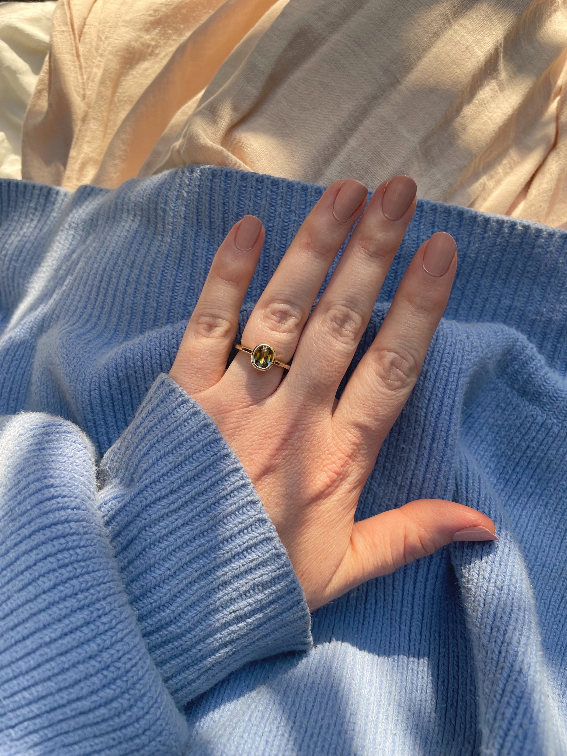 Orange-Blue Sapphire Solitaire