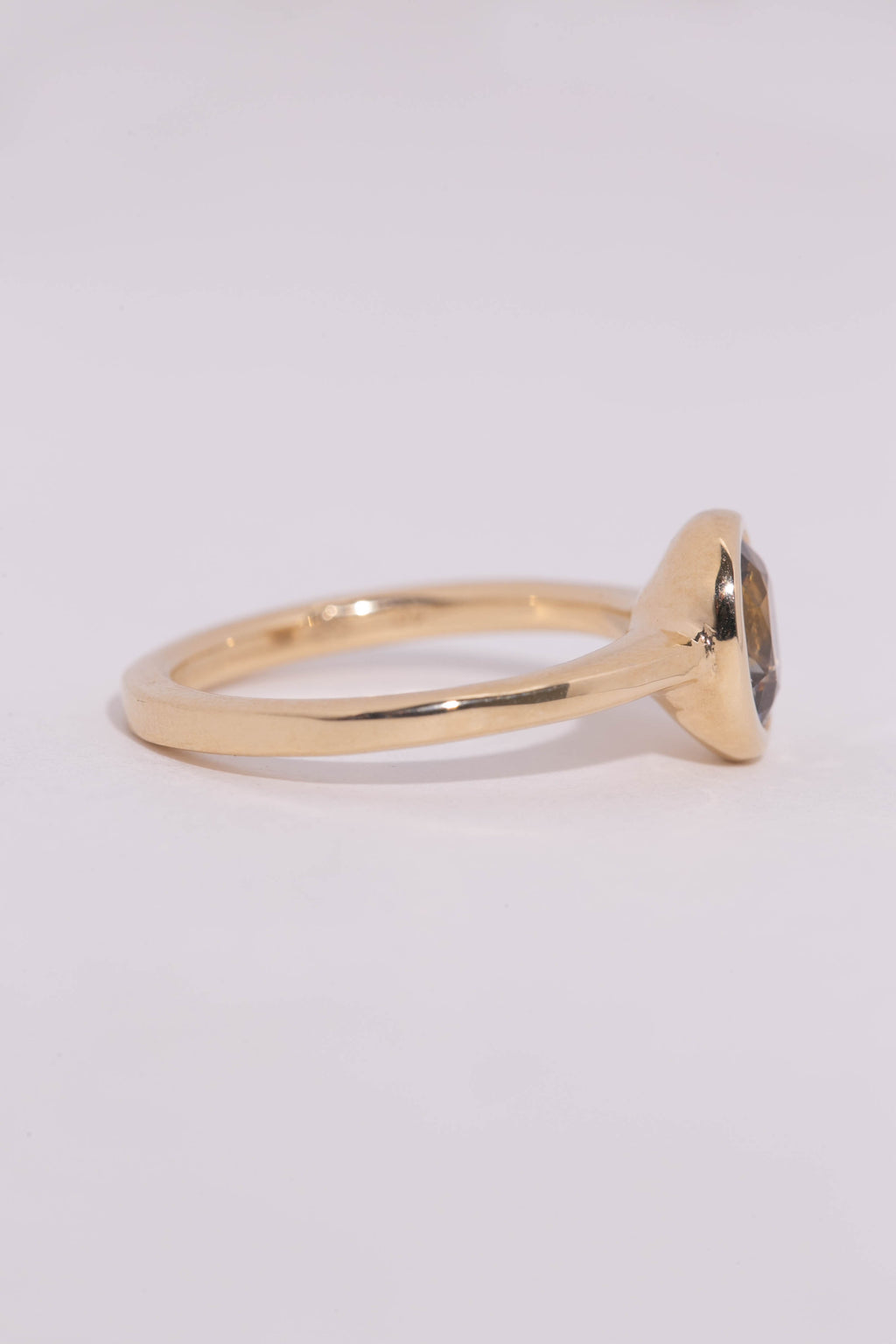 Orange-Blue Sapphire Solitaire