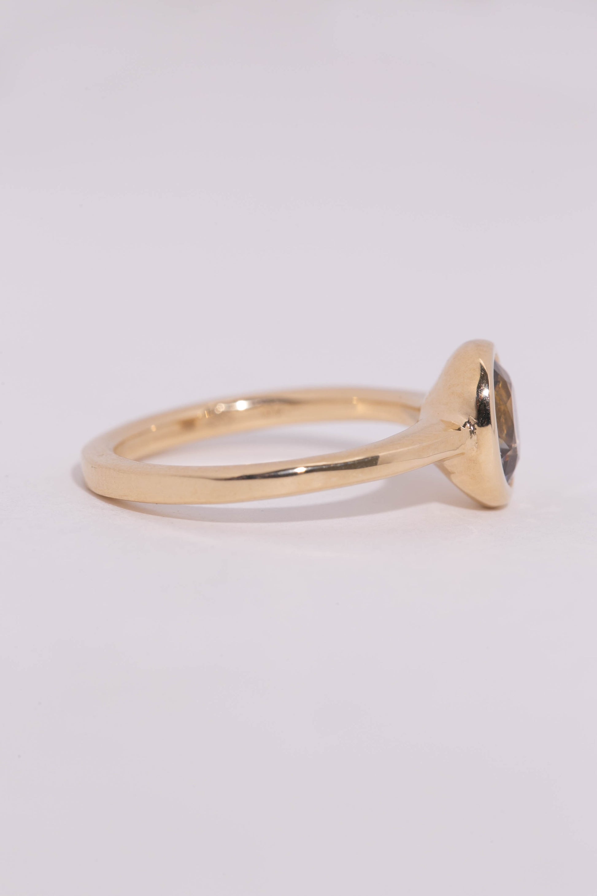 Orange-Blue Sapphire Solitaire