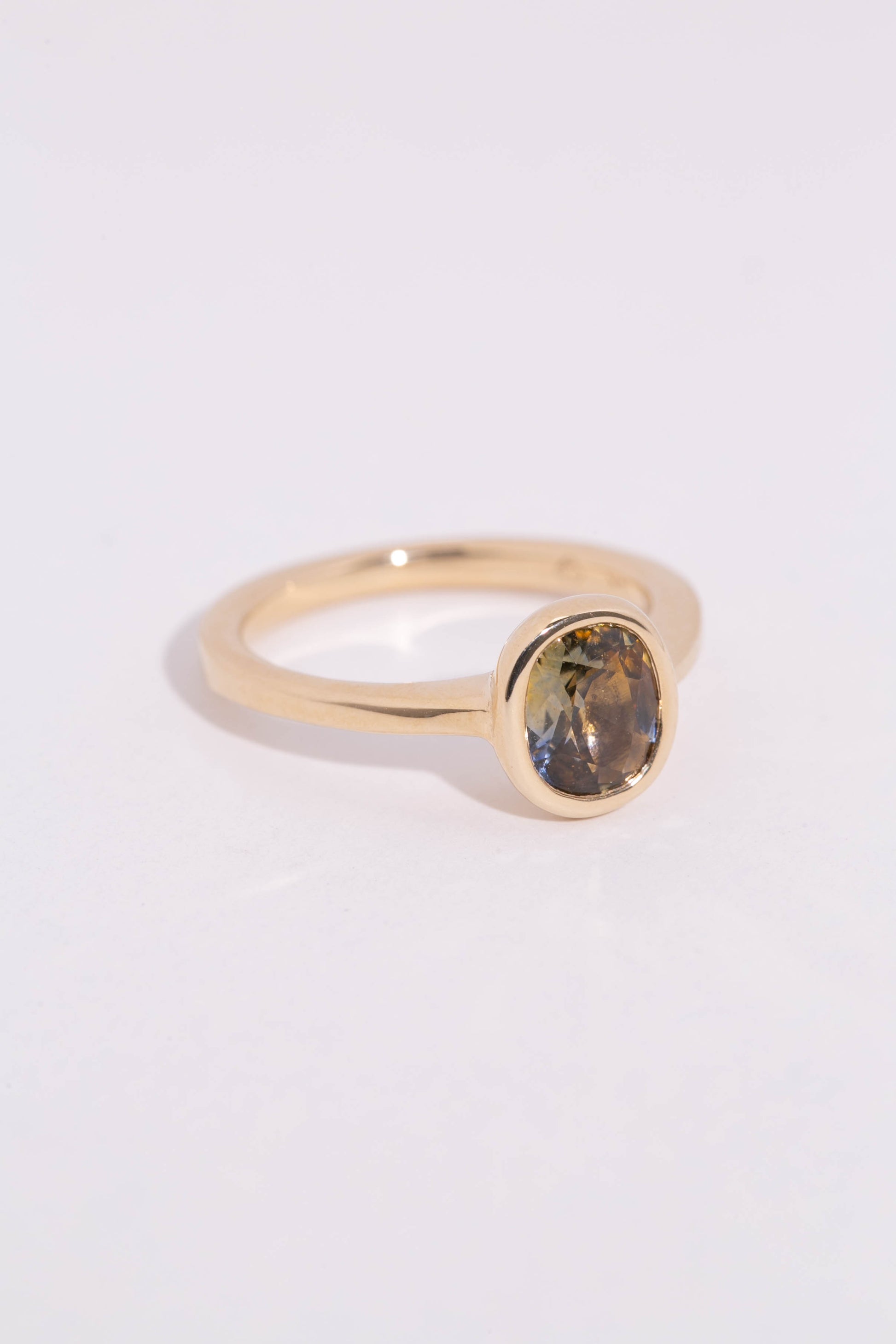 Orange-Blue Sapphire Solitaire