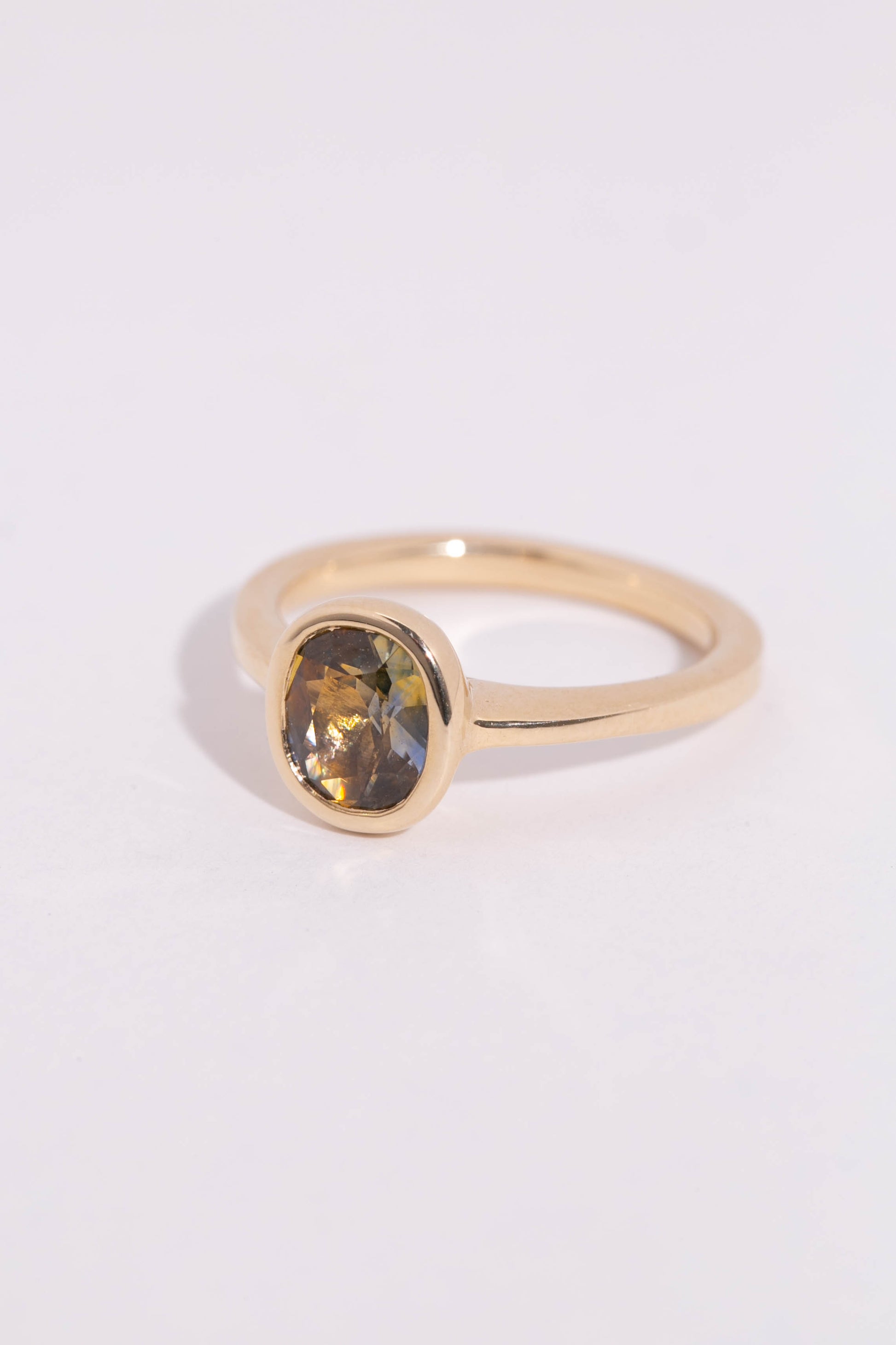 Orange-Blue Sapphire Solitaire