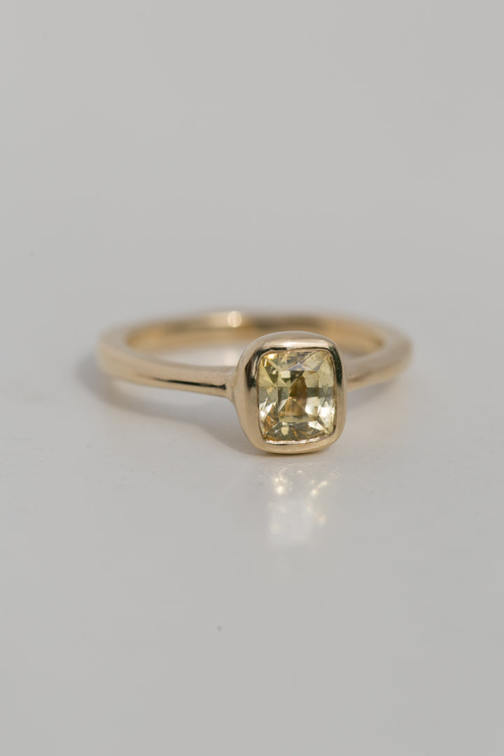 Yellow Sapphire Solitaire