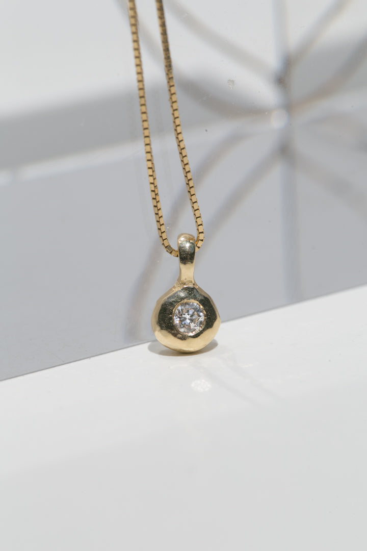 Glimmer Pendant